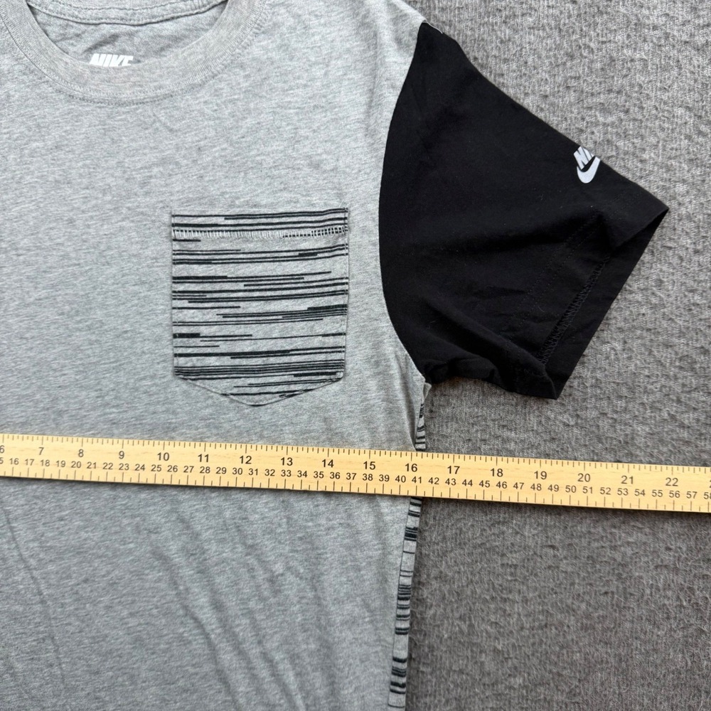 Nike Pocket T-Shirt Men's Small Gray Black Striped Slim Fit Colorblock Tee - Picture 5 of 8